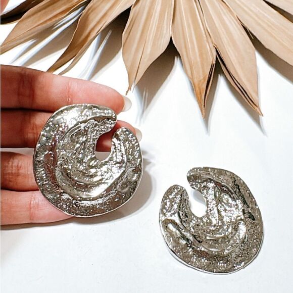 Silver geo stud earrings N406 - Picture 4 of 4